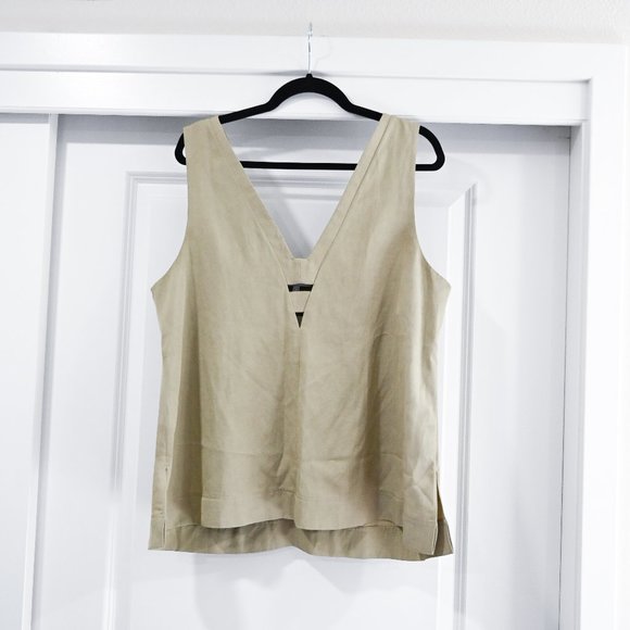 Reiss Emi Linen Blend V-Neck Sleeveless Blouse in Olive Green | Size 12 - Picture 2 of 11